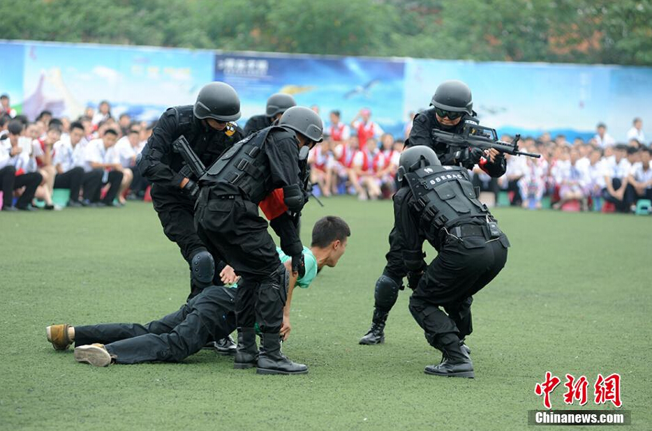 China's 1st campus anti-terror group established in Chengdu