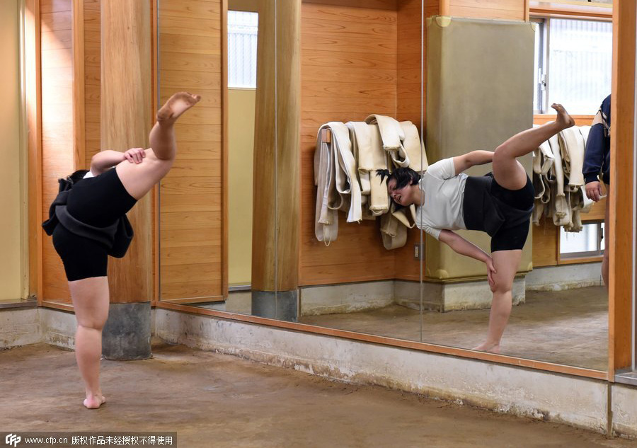 Japan's women wrestlers take on sumo's big boys