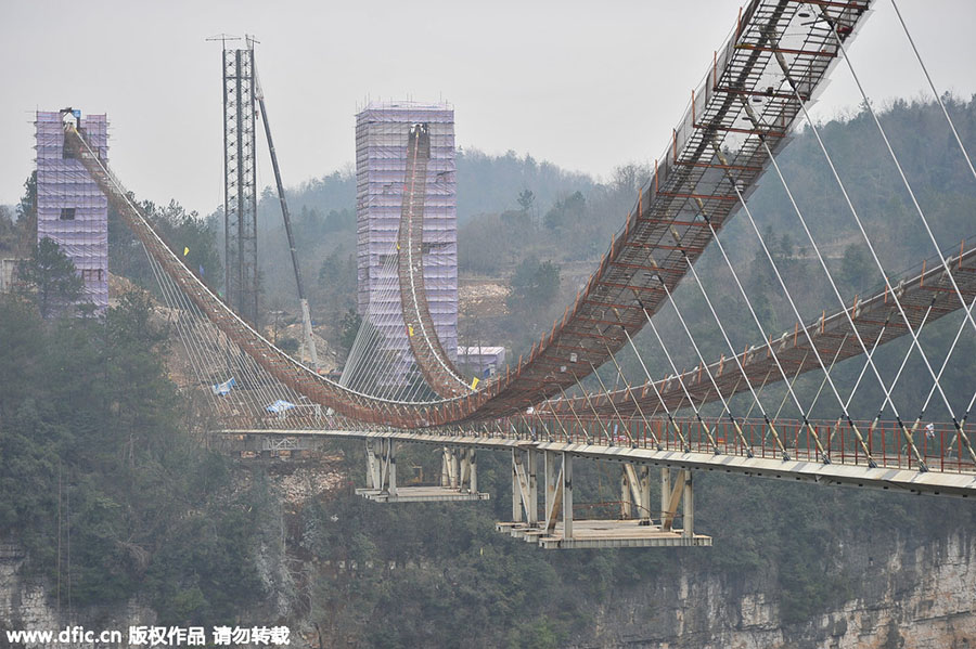 World's highest glass skywalk gets off the ground