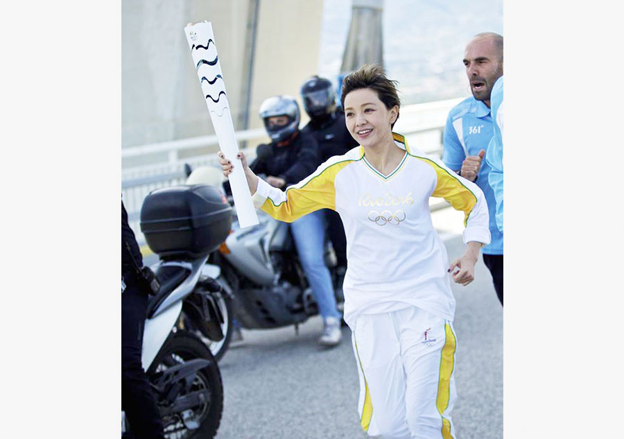 Chinese torchbearers attend Olympics torch relay in Greece