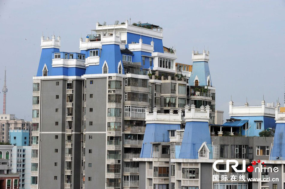 贵阳"最牛"楼顶违章建筑:造型似城堡 为何拆不完?