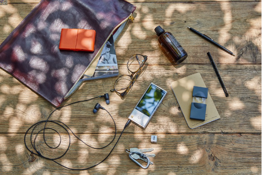 驱散寒意 拥抱冬日 索尼耳机与你相伴每一天