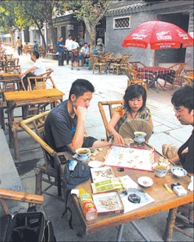 Life returning to normal in Chengdu
