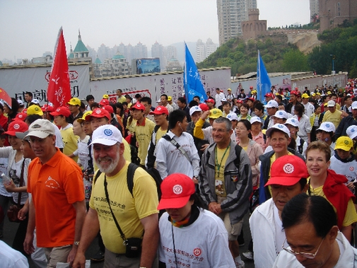 Dalian international walking festival kicks off