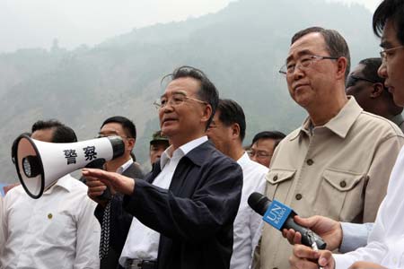 Strong aftershock destroys 71,000 homes, 2 killed