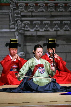 Traditional Korean music, dance staged in Tianjin