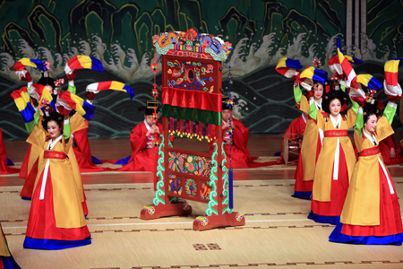 Traditional Korean music, dance staged in Tianjin