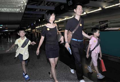 Weekend cross-Straits chartered flight takes off with mainland tourists