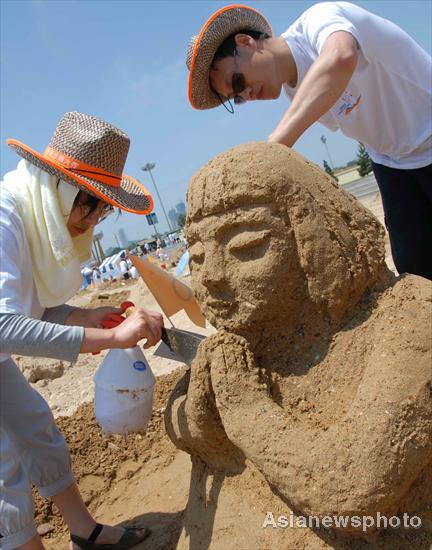 Sand sculpture competition