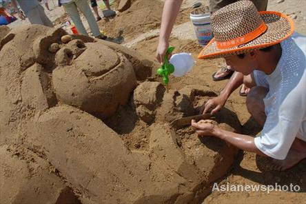 Sand sculpture competition