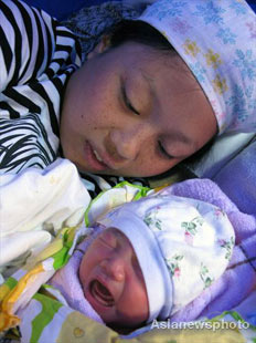 Sichuan hospitals struggling to address needs of mothers, infants