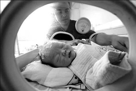 Sichuan hospitals struggling to address needs of mothers, infants