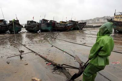 Disaster relief work urged as Fung Wong moves NW