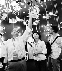 Guzhen to light up with trade fair