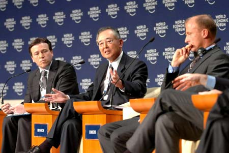 Summer Davos session discusses economic outlook