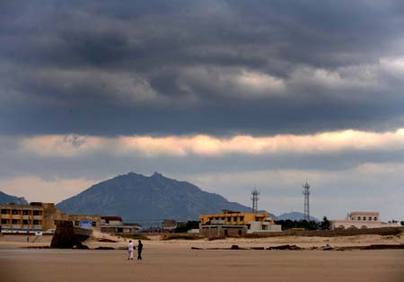 China issues orange alert for typhoon Jangmi