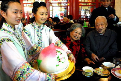 Shanghai seniors 'generally' happy: Survey