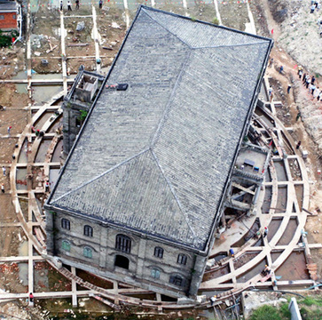 Cathedral of St Dominic makes 90-degree turn