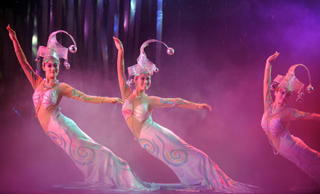 Folk show Butterfly Dream staged in Dali