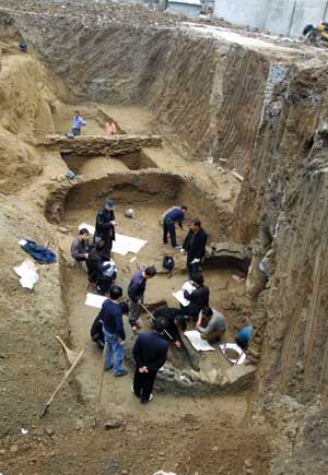 Precious ancient articles unearthed in central China