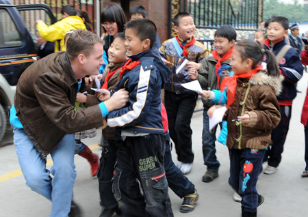 Children's protection program to help kids in quake-hit Sichuan