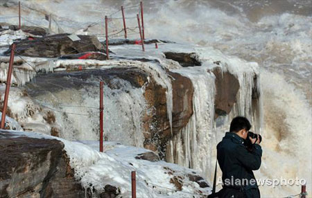 Breathtaking scene at Hukou waterfall