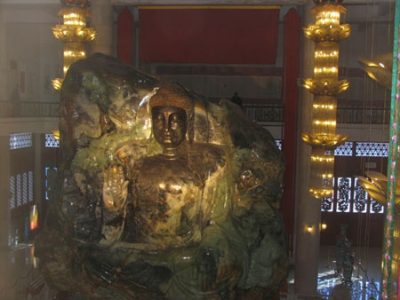 Biggest Jade Buddha statue on display in Liaoning