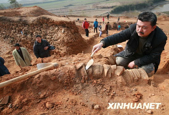 Unearthed celadon clay pottery discovered in Anhui