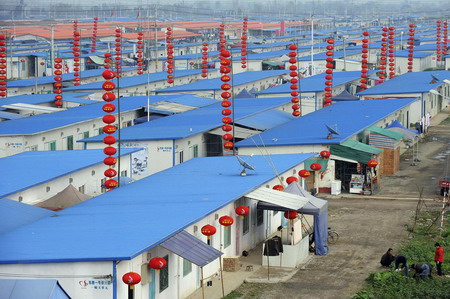 People in quake zones prepare for Spring Festival