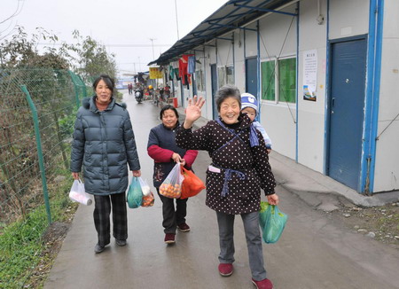 People in quake zones prepare for Spring Festival