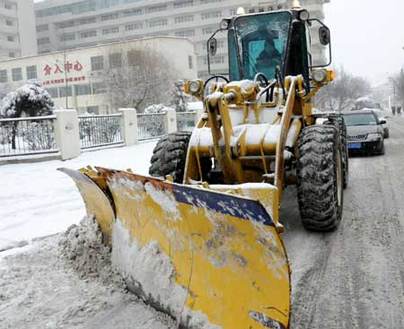 Snow, freezing cold bring disruption to north China