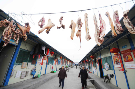 Quake zone residents welcome Lunar New Year