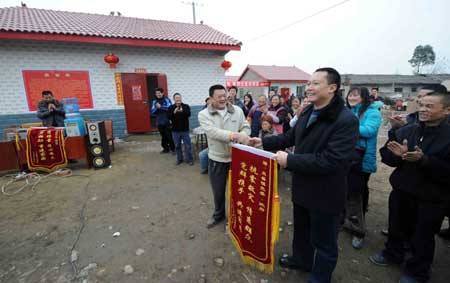 Quake zone residents welcome Lunar New Year