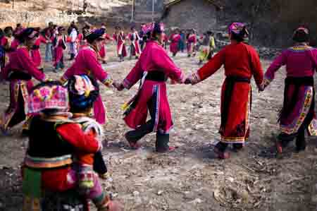 Qiang people celebrate first Spring Festival after earthquake with full hope