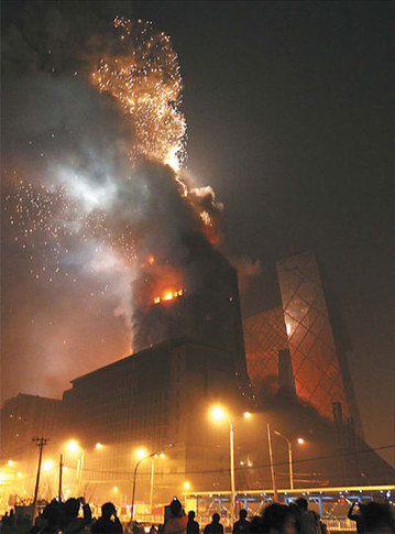 Giant blaze consumes luxury hotel