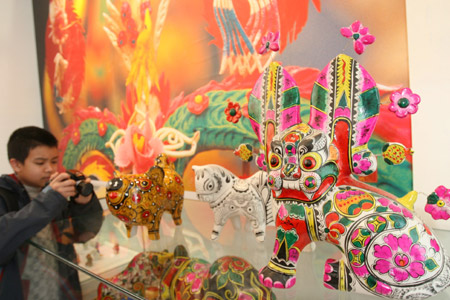 Beijing hosts intangible heritage exhibition