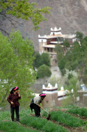 Tibetan houses: one of the most beautiful scenes in Ganzi
