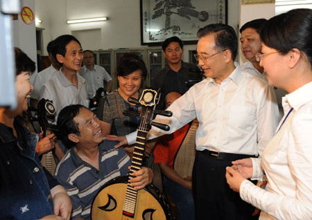 Premier Wen inspects Hainan Province