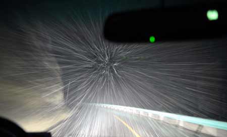 Xinjiang's quake zone hit by snowstorm