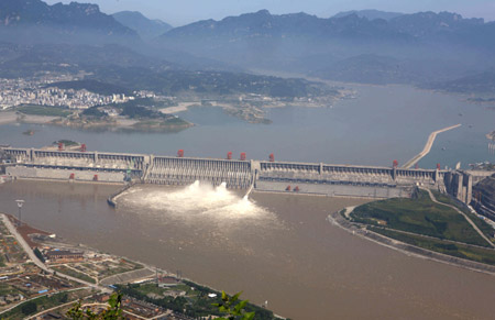 Three Gorges Dam open holes for sluicing mounting flood