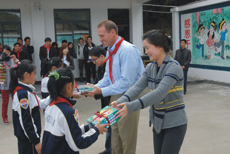 U.S. firm sets up 3rd Hope school, in Sichuan