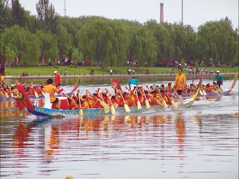 Tourists stream to Yanqing