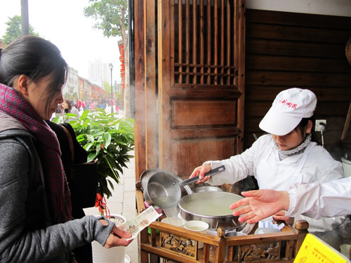 Spring Festival in ancient alleys of Fuzhou