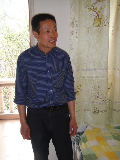 Quake hero hopes to boost hotel business