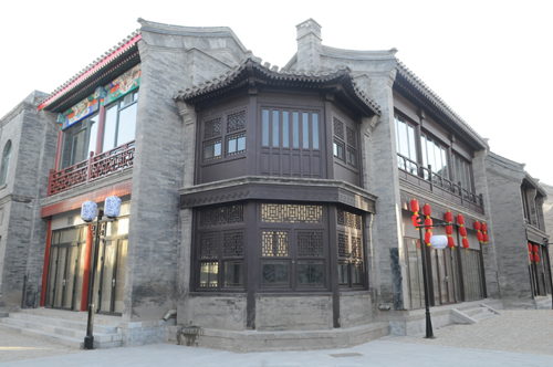 Qianmen before and after its renovation