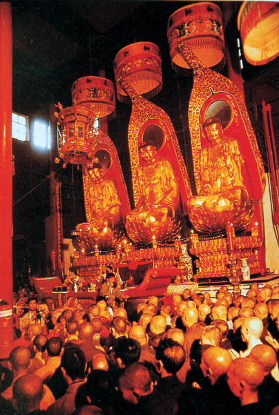 Buddhist ceremony in Jiuhuashan