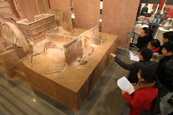 Relics from Yinxu Ruins on display in Sichuan