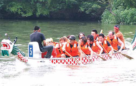 Dynamic Duanwu Festival underway in Hangzhou