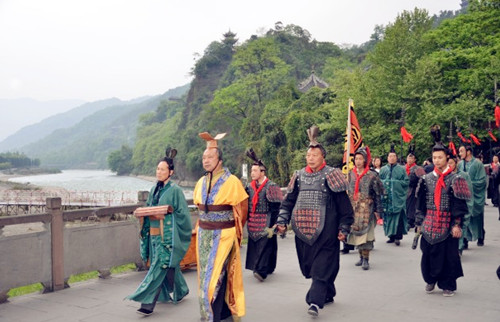River cruise restores ancient custom at Dujiangyan Dam