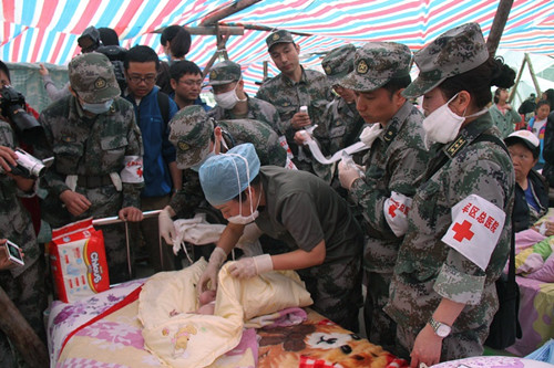 First air-lift medical team withdraws from Lushan quake zone